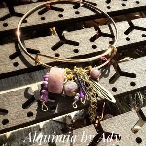 Alquimia Gold and Purple lepidolite Charm Bracelet